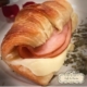 Croissant peito de peru e catupiry