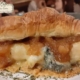 Croissant gorgonzola e geléia-